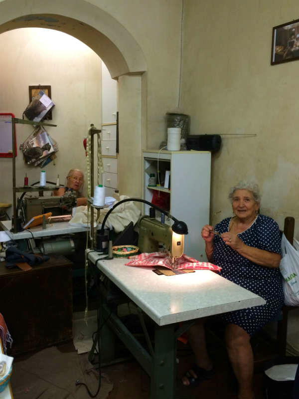 Apartment for rent in Rome, near Colosseum. During make-over. Lovely older ladies
