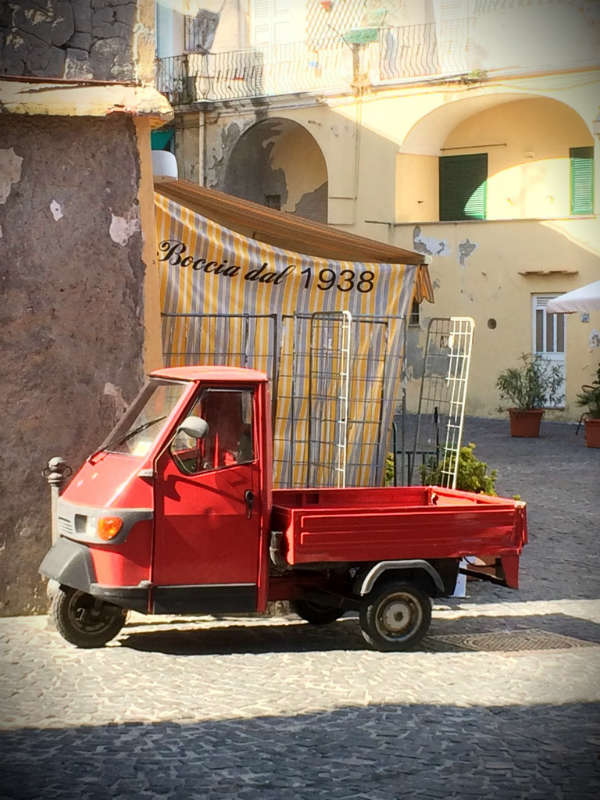 Ischia-Island-Red-Moto-Ape-in-Photo-by-Lisa-van-de-Pol-