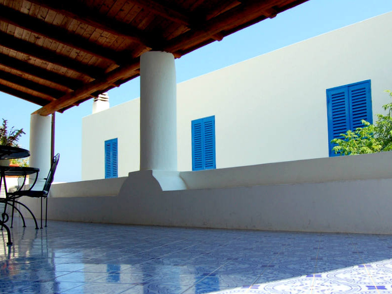 Panarea Island, terrace Bella di Notte, Photo by Lisa van de Pol, Italian Summers