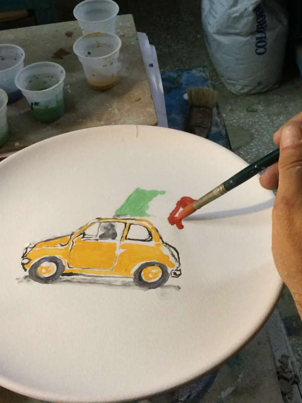 The making of Italian Summers plate Cinquecento with Italian flag. Exclusive ceramic plate by Italian Summers